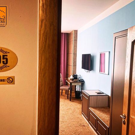 Hotel Shumon Dushanbe Exterior foto